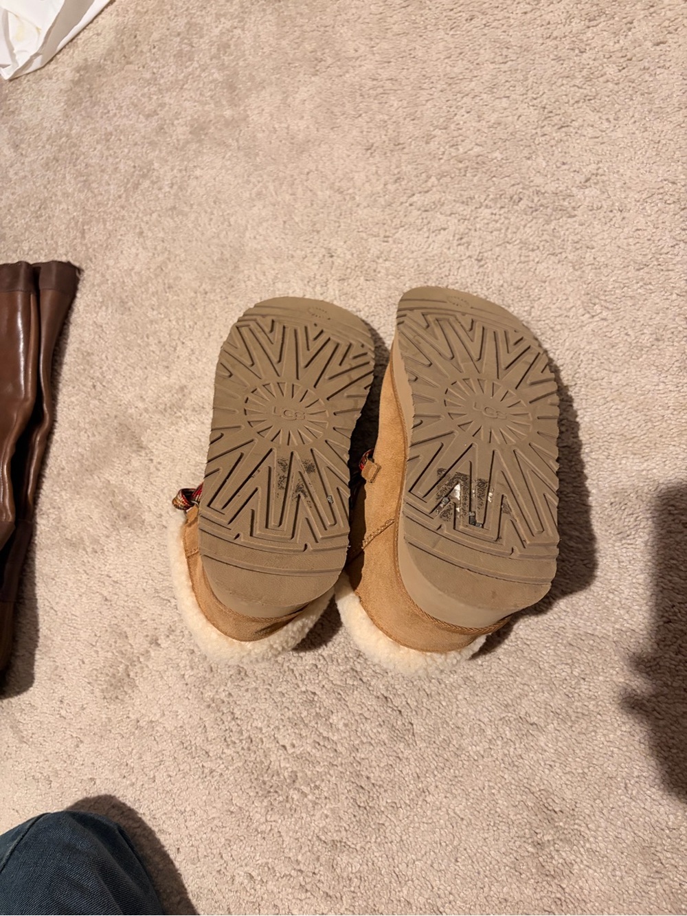 UGG Women Chestnut Suede Shearling-Lined Boot with Plaid Laces - Picture 8 of 8